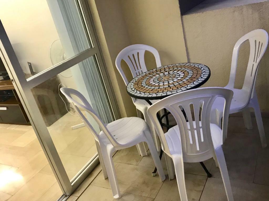 Apartamento Nota 10 Apartment Гуаружа Екстериор снимка